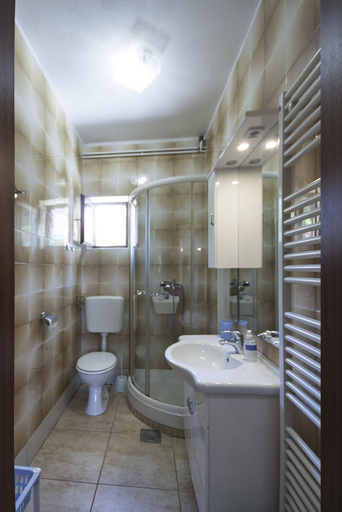 Bathroom 3, Apartments Bubamara 1398, Medulin
