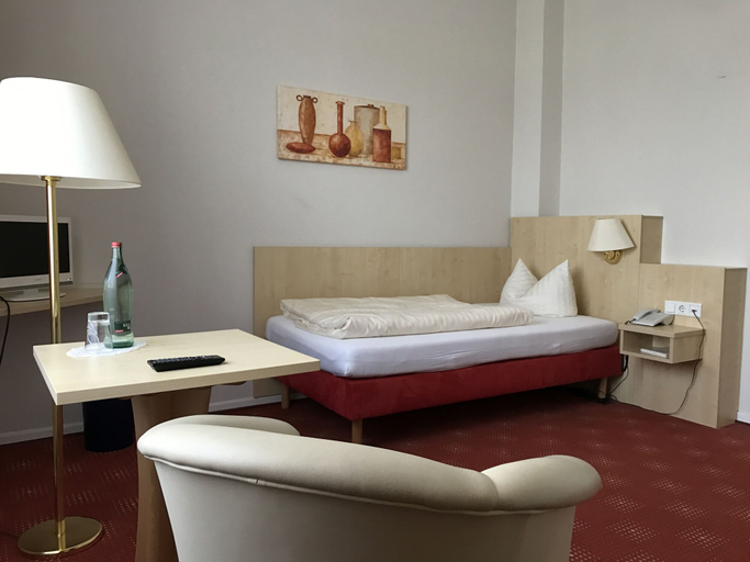 Bedroom 4, Hotel Römerbad, Lippe