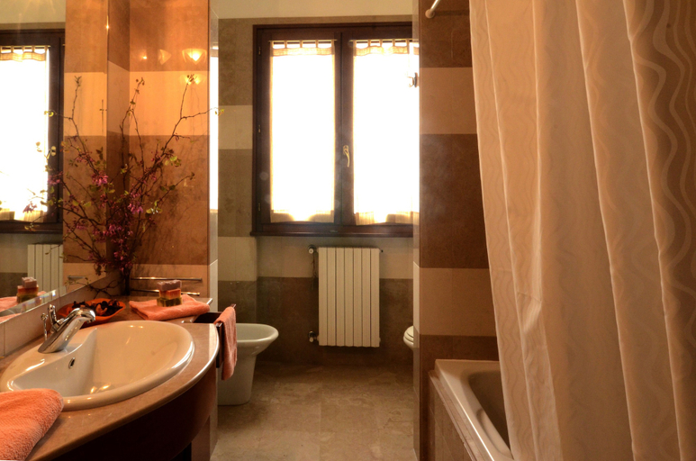 Bathroom 5, B&B casakarina, Lecce