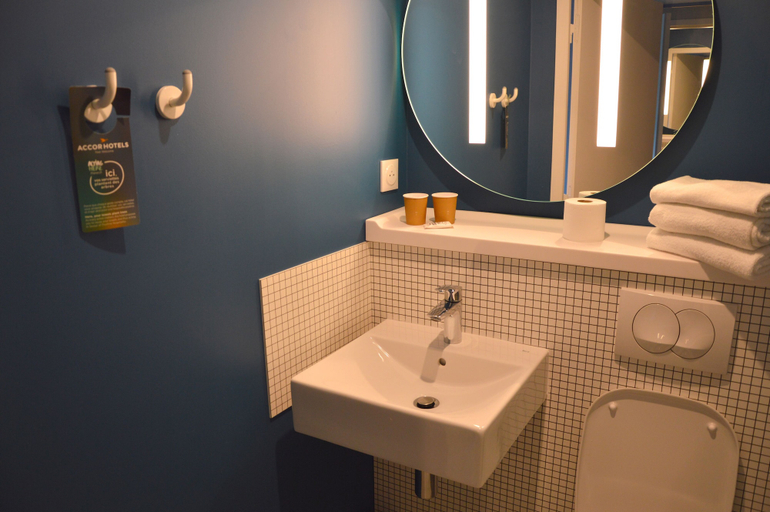 Bathroom 4, ibis budget Fécamp, Seine-Maritime