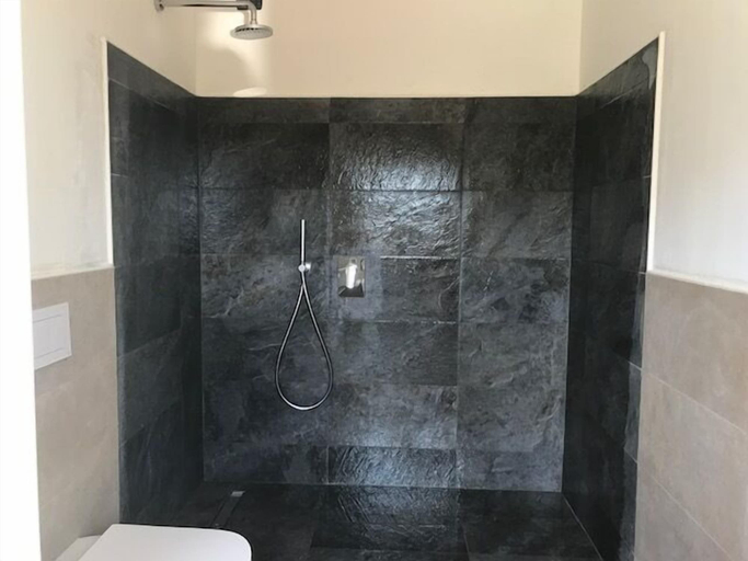 Bathroom 5, Corte di Pellio, Como