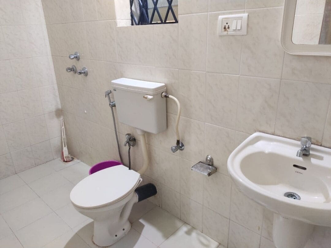 Bathroom 4, Yellow House, North Goa