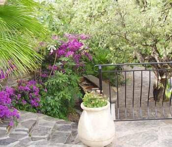 Others 5, Hôtel Paradis, Var