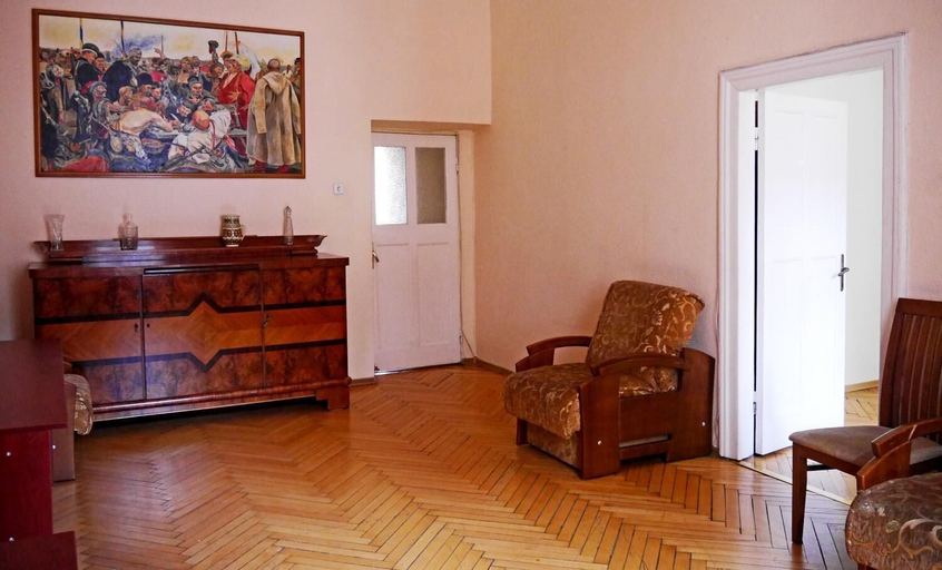Others 4, Apartment Svobody 10, L'vivs'ka