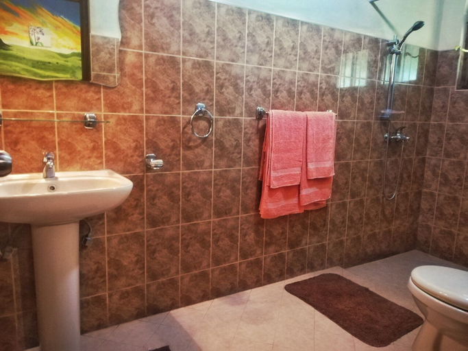 Bathroom, MF Estate Holiday Bungalow, Hali-Ela