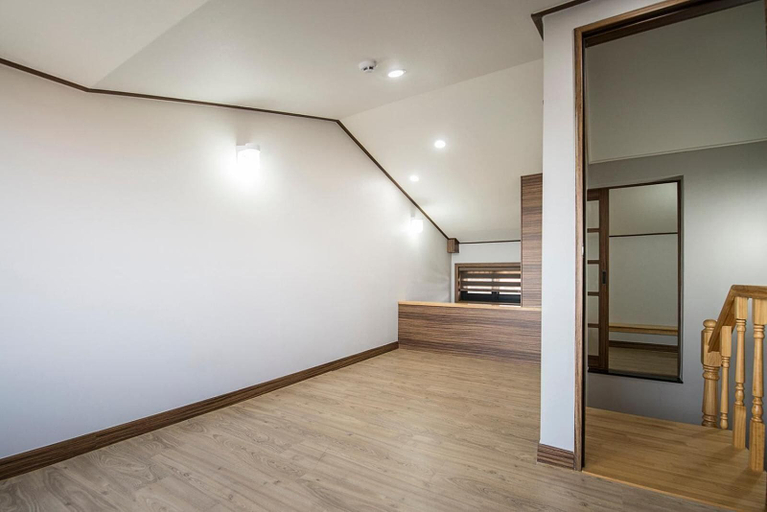 Others 4, W Ocean Pension, Seogwipo