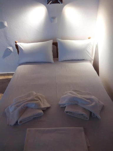 Bedroom 4, Coral Rooms, Crete