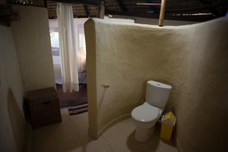 Bathroom 3, Famata Lodge, Atsimo-Andrefana