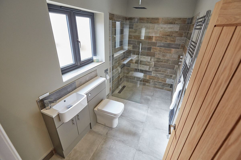 Bathroom, Wild Cherry Barn, Lincolnshire