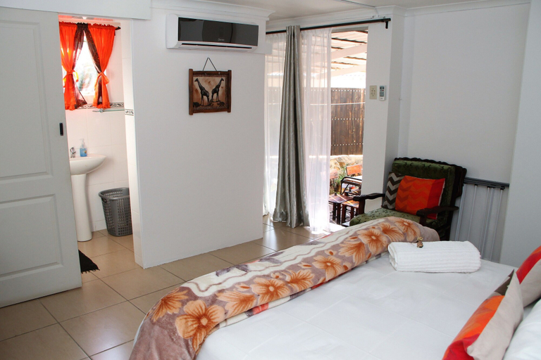 Bedroom 3, Memra Guest House, Uthukela