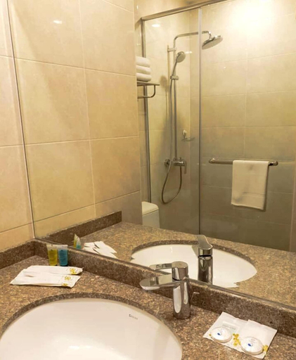 Bathroom 4, Maple Lodge, Batu Pahat