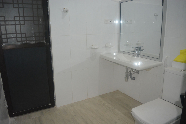 Bathroom 4, Hotel Vacanza, Weligama