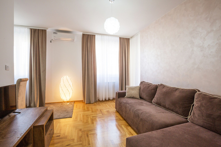 Others 5, Thomas Residence, Belgrade