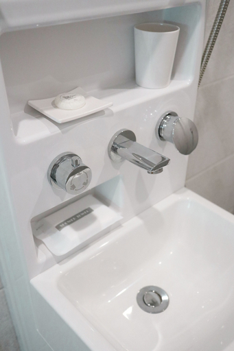 Bathroom 3, The Way Hotel, Dong