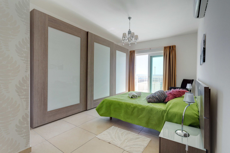 Bedroom 3, Seafront LUX Apartment wt Pool, Upmarket Area