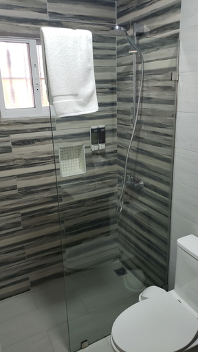 Bathroom 5, Agua Dulce, Boca Chica
