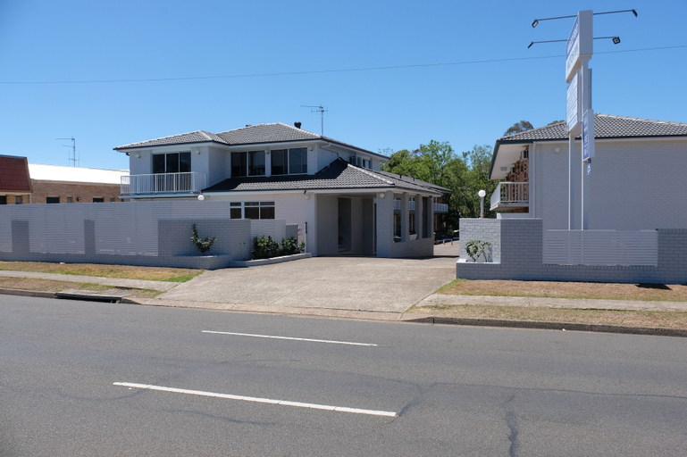 Exterior & Views 22