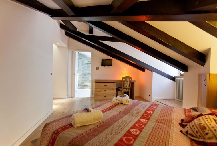 Bedroom 25