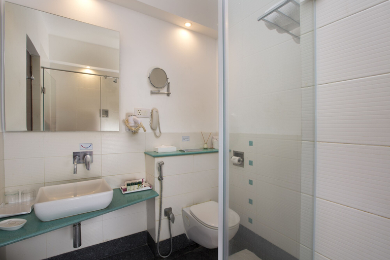 Bathroom 4, Hotel Atithi, Viluppuram
