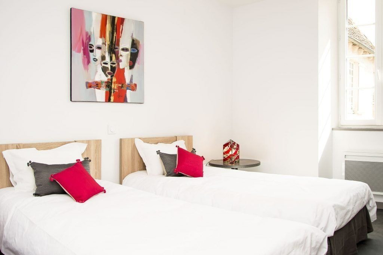 Bedroom 4, Chambres d'Hôtes Les Pirondeaux, Lot