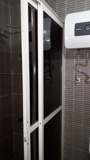 Bathroom 3, Swisscottage suites, Ikeja