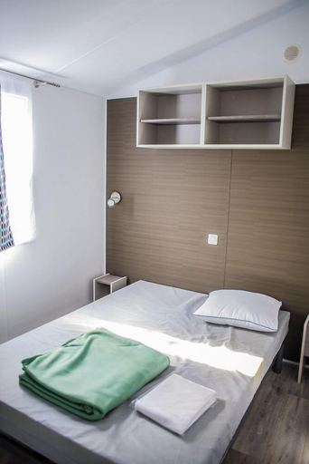 Bedroom 3, Camping Le Bois Des Ecureuils, Gard