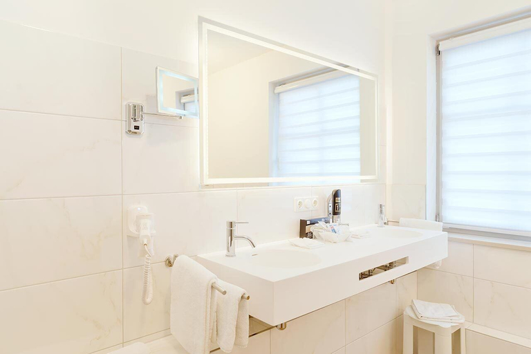 Bathroom 4, Hotel Villa Monte Vino, Potsdam