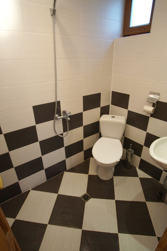 Bathroom 5, Casa de Artes, Balchik