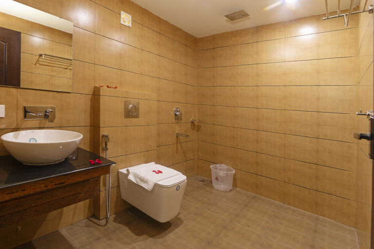 Bathroom 4, Dream Coconut Villa Resort, Idukki