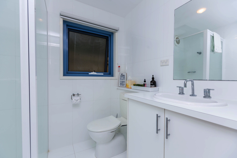 Bathroom 3, Edge17 Port Fairy Wharf, Moyne - South