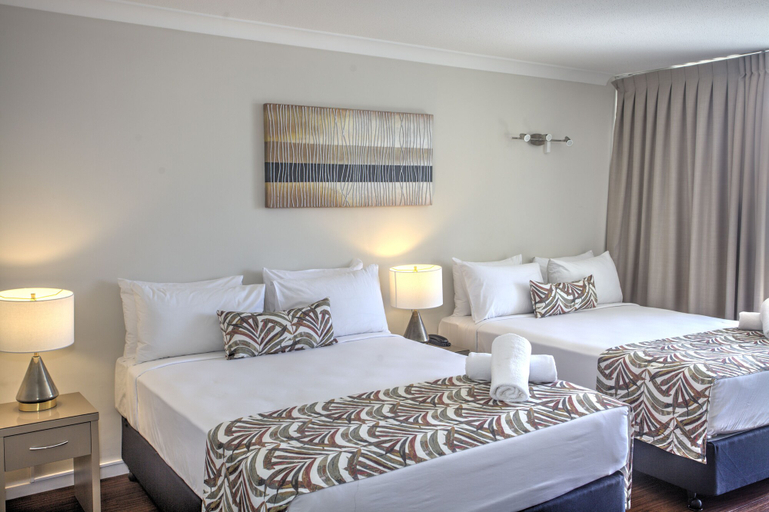 Bedroom 4, Cairns Plaza Hotel, Cairns