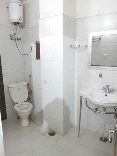 Bathroom 2, Karni Niwas, Ajmer