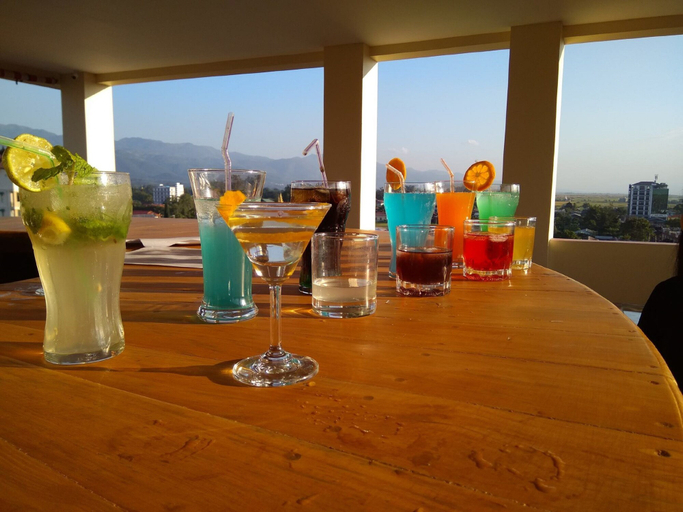Food & Drinks 5, The Hotel Emperor Inle, Taunggye