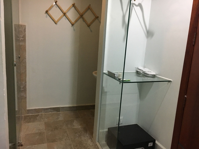 Bathroom 4, Richly Boutique Hotel & Hostel, Phnom Penh