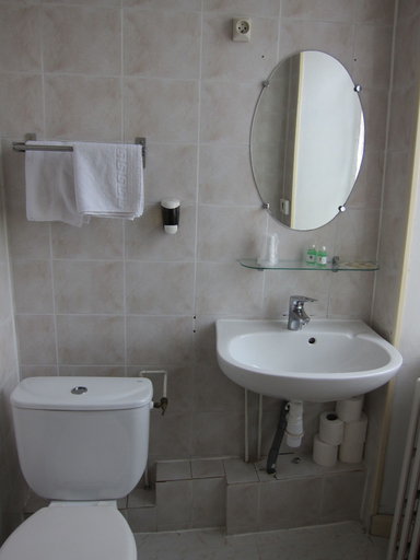 Bathroom 5, Auberge Des Deux Rivières, Ariège