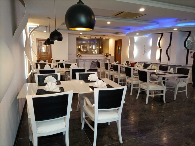 Food & Drinks 5, Hotel Falettis Express DHA, Lahore