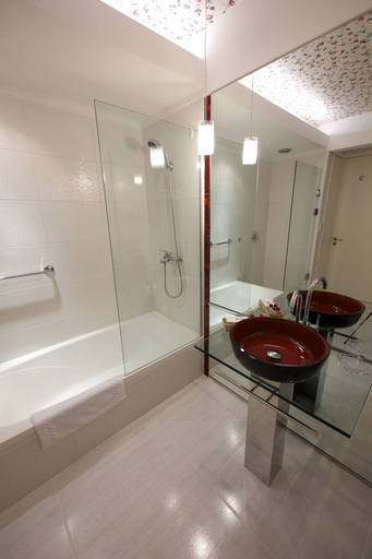 Bathroom 3, Red Wind B&B, n.a351