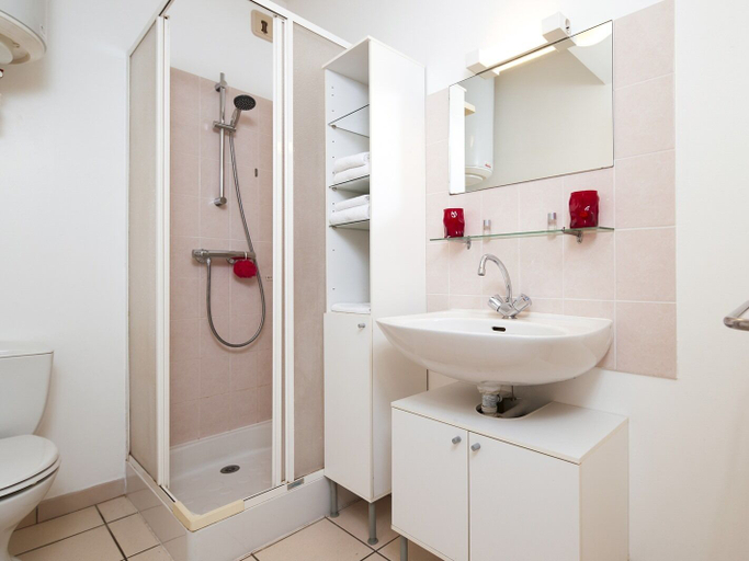 Bathroom 3, Résidence les Douves, Loire-Atlantique