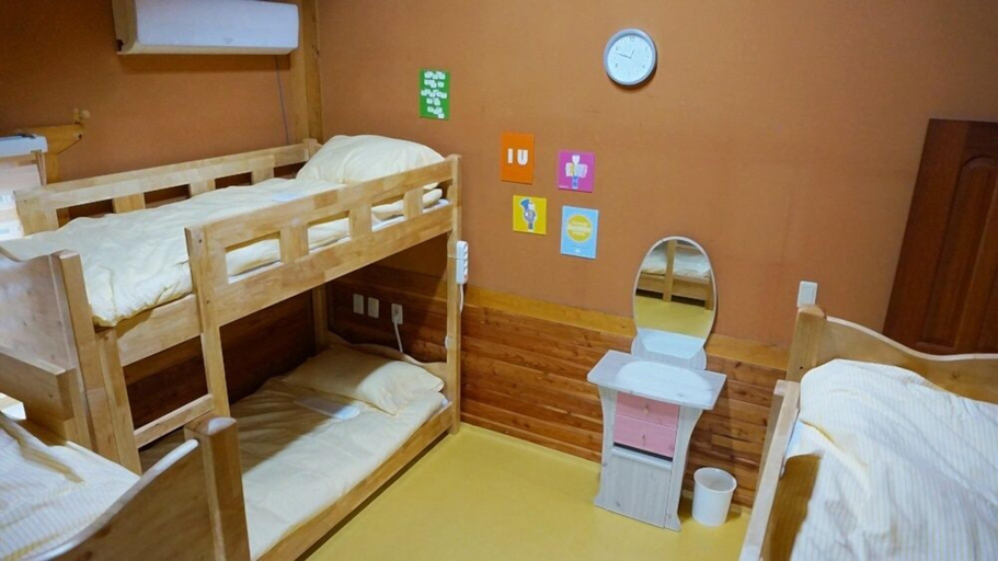 Bedroom 2, YesJun Guesthouse - Hostel, Jeju