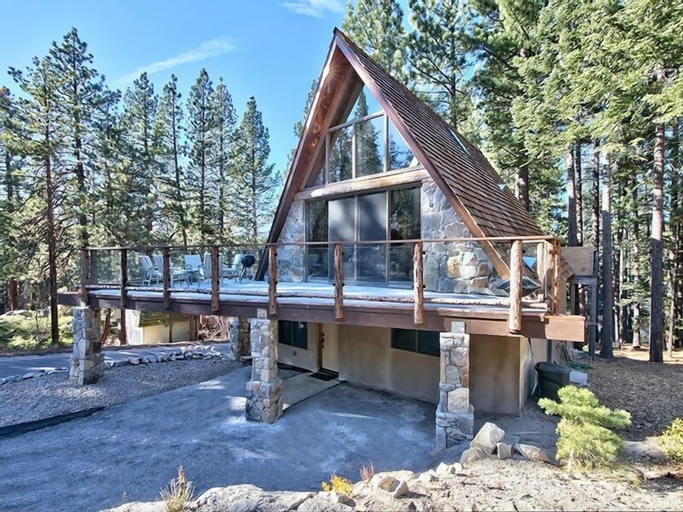 3877 Crest Drive, El Dorado