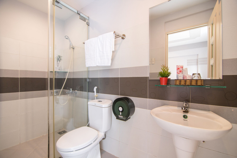 Bathroom 4, Bin Bin Hotel 1 - Near RMIT University, District 7