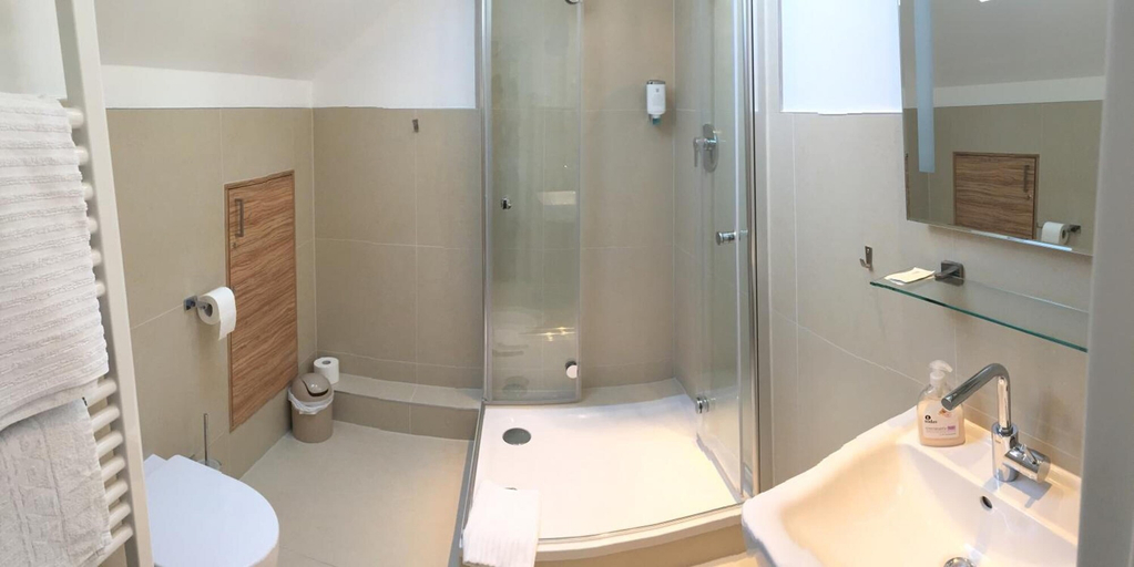 Bathroom 4, Garten Hotel Bonn, Bonn