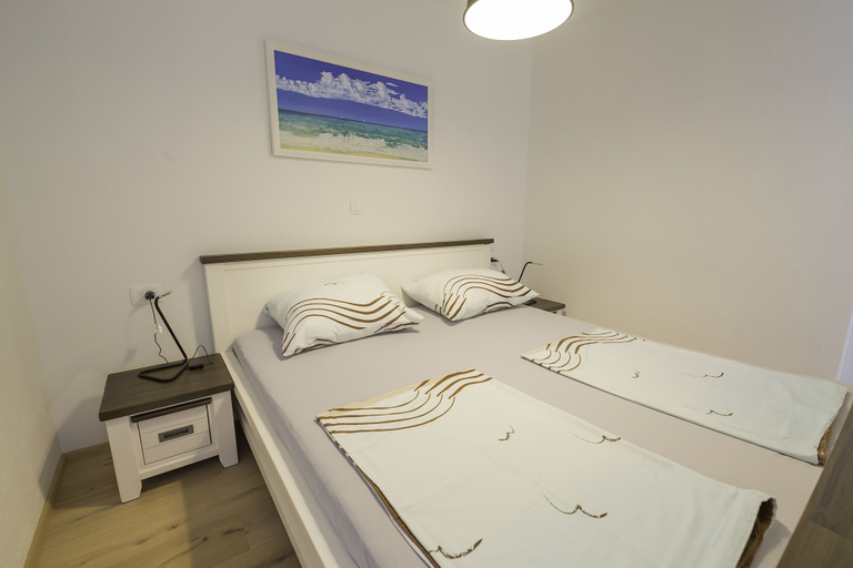 Bedroom 3, BC Eleven, Senj