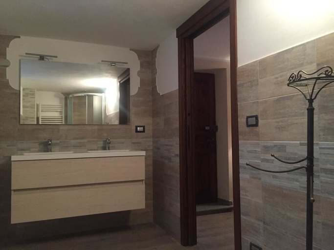 Bathroom, B&B La Boule de Neige, Aosta