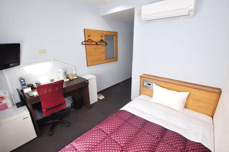 Bedroom 3, Futsukaichi Green Hotel, Chikushino