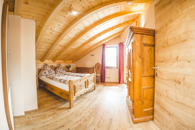 Bedroom 2, Downtown Suite Alpi near Garmisch-Partenkirchen Ski Resort, Garmisch-Partenkirchen