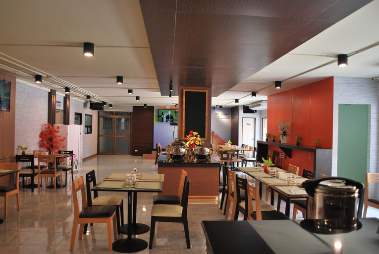 Food & Drinks 5, Witchuwan Sport & Spa Apartel, Din Dang