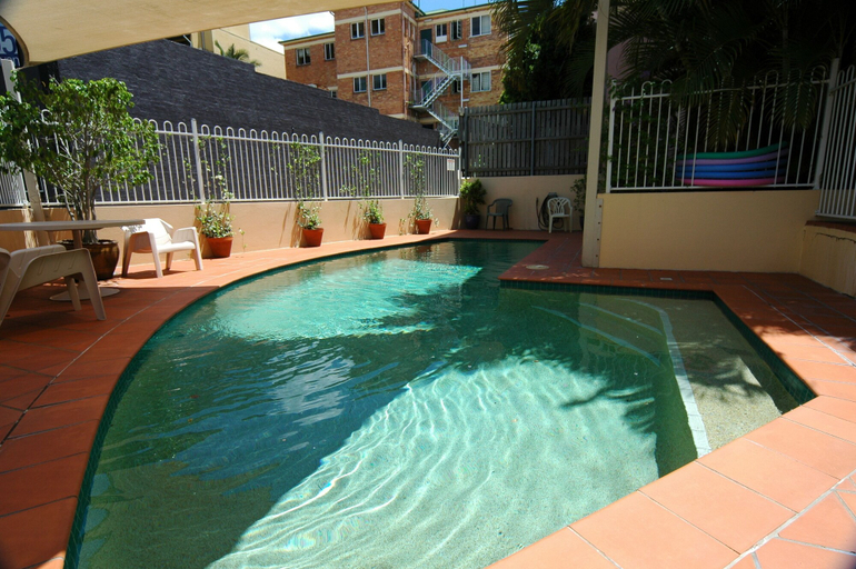 Sport & Beauty 4, Spring Hill Gardens Apartments, Spring Hill