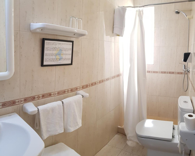 Bathroom 5, Hostal Mary, Girona