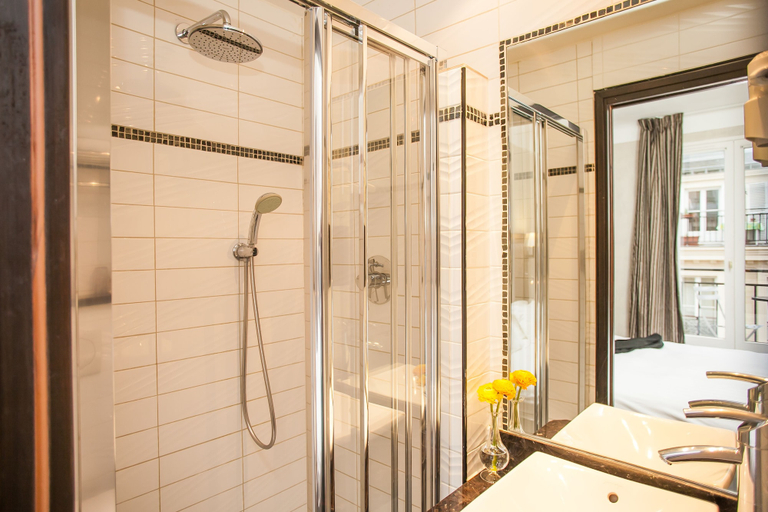 Bathroom 5, Hotel Europe Saint Severin Paris, Paris